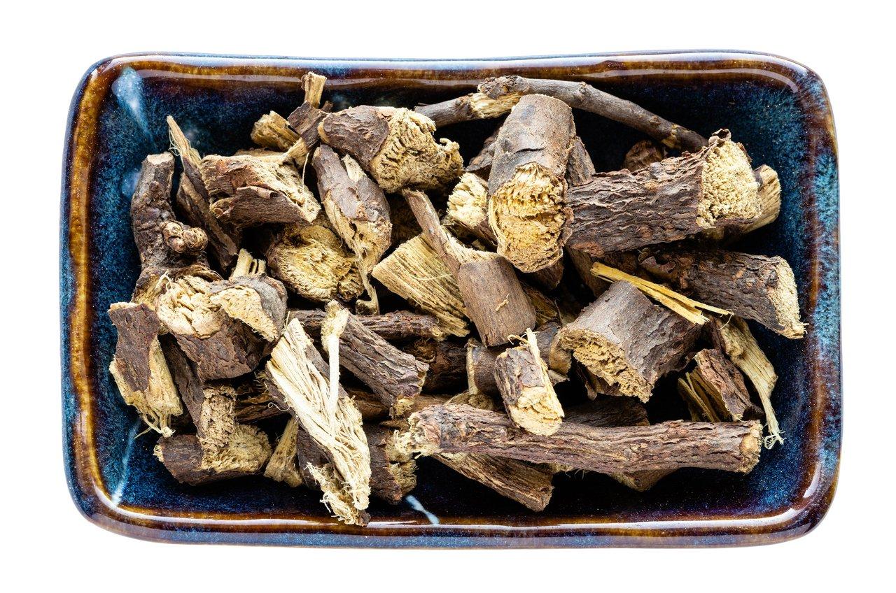 Racine de réglisse bio : prix et préparation pour soutenir l’énergie en cas de surmenage