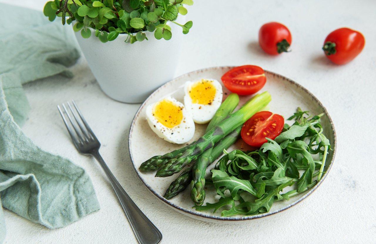 Repas équilibré de printemps : 3 menus faciles avec produits de saison mars-avril