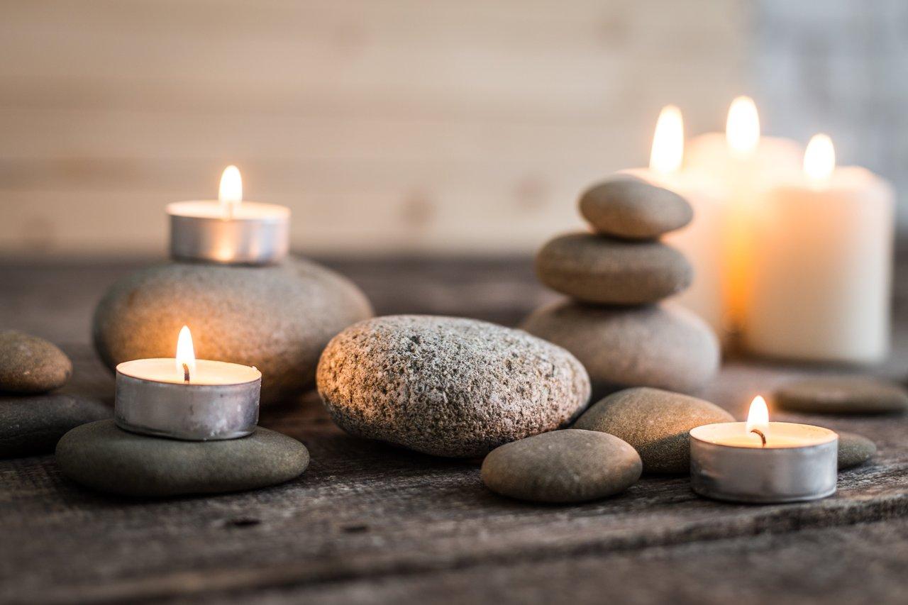 Routine d’apaisement express pour les soirs de chaleur : astuces anti-stress faciles
