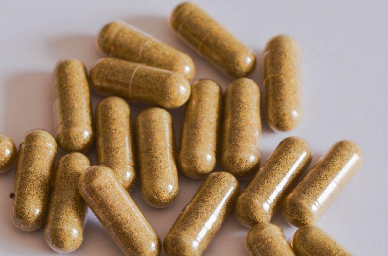 Complément alimentaire naturel à base d’échinacée, acerola et ginseng pour renforcer l’immunité en hiver.