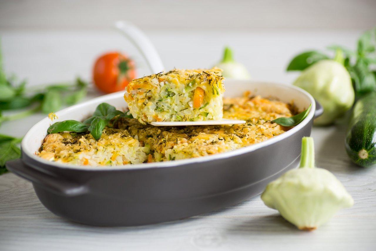 Une casserole colorée d'automne avec 6 légumes de saison, idéale pour toute la famille.