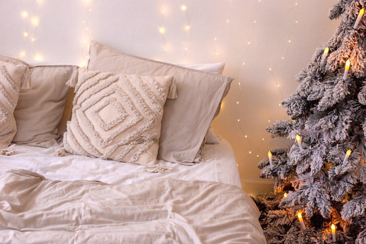 Une chambre d'hiver bien isolée, ambiance chaleureuse et cocooning pour une récupération optimale.